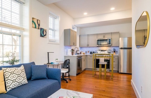 Corn Hill House | This house is a 1 bedroom(s), 1 bathrooms, located in Rochester, NY.