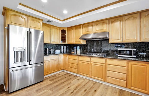 Porter Ranch House | This house is a 4 bedroom(s), 3 bathrooms, located in Los Angeles, CA.