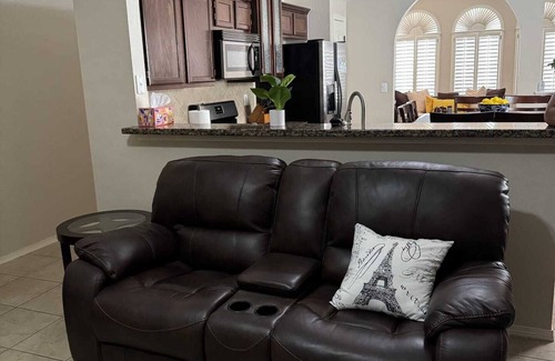 Biggs Field House | This house is a 4 bedroom(s), 2 bathrooms, located in El Paso, TX.