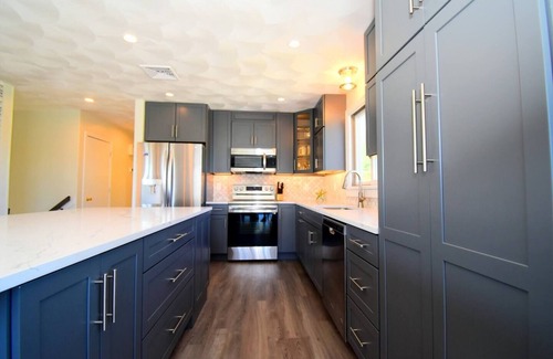 Eastward Look House | This house is a 5 bedroom(s), 2 bathrooms, located in Narragansett, RI.