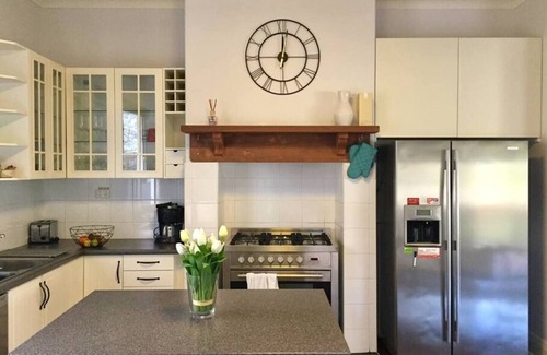 South Fremantle House | This house is a 2 bedroom(s), 1 bathrooms, located in South Fremantle, WA.