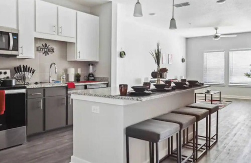 Doctors Inlet Apartment | This is a stylish apt1/bedroom pool/workout , free WiFi , many Great amenities