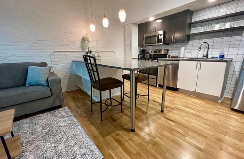 Downtown Omaha Apartment | This serviced apartment is a 2 bedroom(s), 2 bathrooms, located in Omaha, NE.