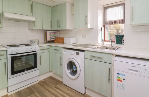 Barlby Cottage | THISTLE, pet friendly, with a garden in Barlby
