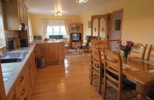 Rathnamagh House | THISTLEDOWN - Ballina - Crossmolina - County Mayo - Sleeps 8 - Sister property to Inglewood