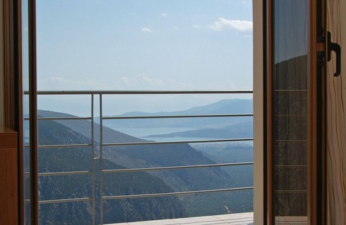 Delfoi Hotel | Tholos