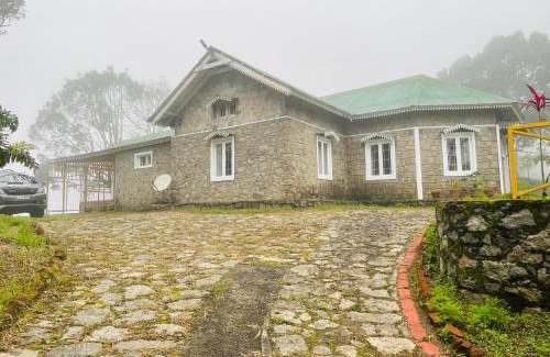 Santhanpara House | Thottom Stays Private Bungalow