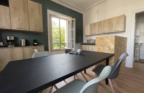 Thouars Apartment | Thouars, Superb apartment on the central square