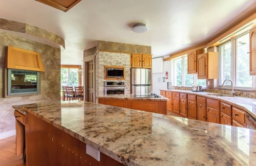Ottawa Division House | Thousand Owls Estate, a private oasis in Ottawa - indoor pool, spa, games + more