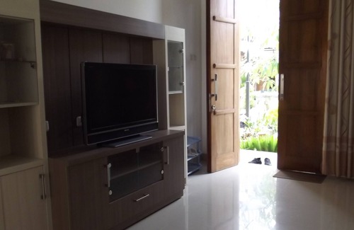 Baturetno House | Three Bedrooms House with a Pool