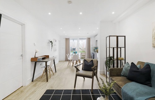 West Hendon Apartment | Three Bed Apartment with Private Garden