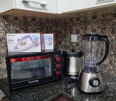 Hassan Abdal Apartment | Three Bed Attached Bath Netflix Wifi Smart TV Parking WFH Desk Near Airport