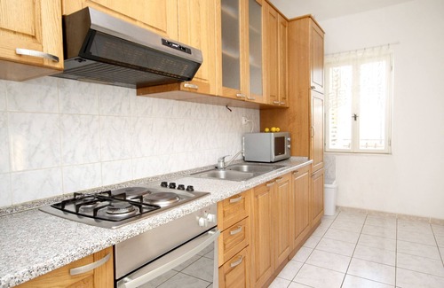 Kastela Apartment | Three bedroom apartment with balcony and sea view Kaštel Stari, Kaštela (A-6059-a)