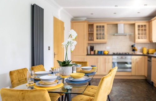 Milton Keynes Apartment | Three Bedroom Apartment