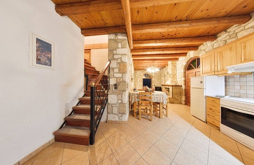 Vasilikos Apartment | Three-Bedroom Apartment