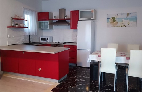 Sumartin Apartment | Three bedroom apartment with terrace and sea view Sumartin, Brač (A-18749-a)
