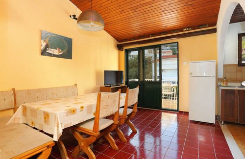 Igrane Apartment | Three bedroom apartment near beach Igrane, Makarska (A-6653-a)
