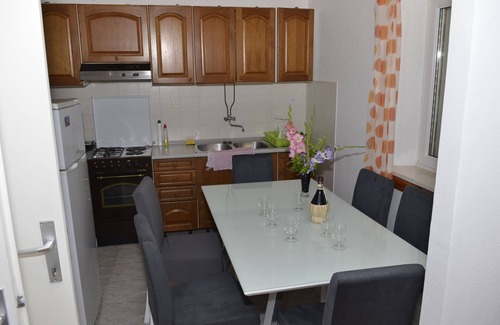 Viganj Apartment | Three bedroom apartment near beach Viganj, Pelješac (A-634-a)