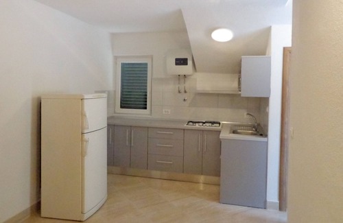 Brist Apartment | Three bedroom apartment with balcony and sea view Brist, Makarska (A-6813-a)