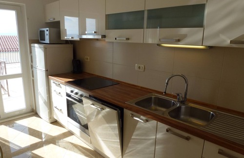 Stanici Apartment | Three bedroom apartment with terrace and sea view Stanići, Omiš (A-12366-a)