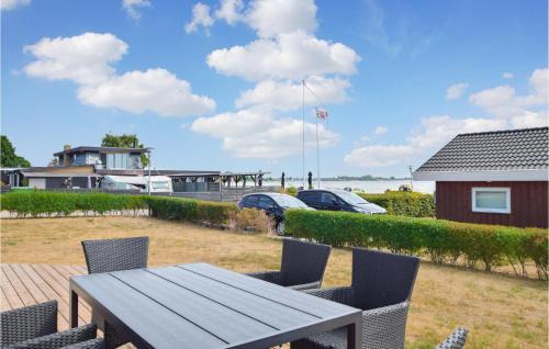 Bjert House | Three-Bedroom Holiday Home In Bjert