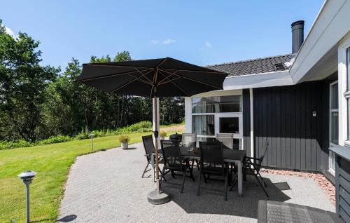 Flovt Strand House | Three-Bedroom Holiday Home In Haderslev