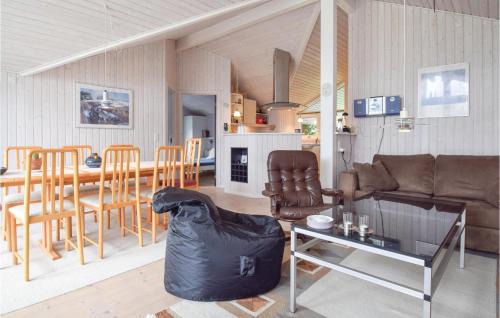 Ristinge House | Three-Bedroom Holiday Home In Humble