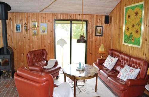 Bratten Strand House | Three-Bedroom Holiday Home In Jerup