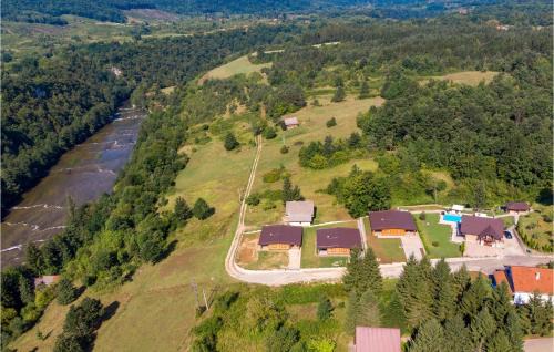 Slunj House | Three-Bedroom Holiday Home In Slunj