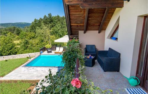 Slunj House | Three-Bedroom Holiday Home In Slunj