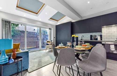 Southfield House | Three Bedroom Home - Perfect for Large Groups