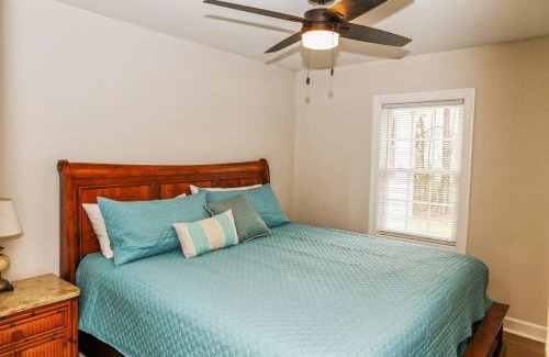 Huntersville House | Three Bedroom Outdoorsy Escape in Huntersville