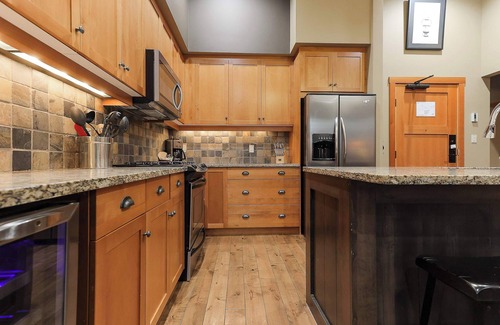 Rossland Condo | Three Bedroom| Sleeps 5-7 | Slalom Creek Condos