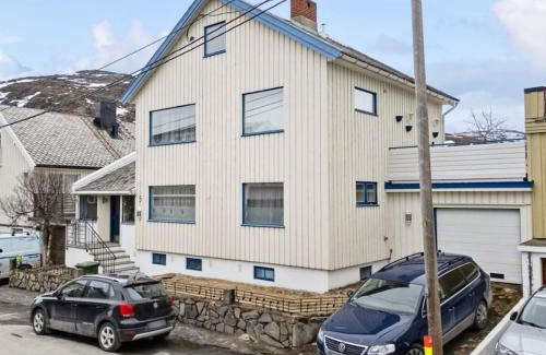 Hammerfest Apartment | Three bedrooms apartment - Central - Lakeview