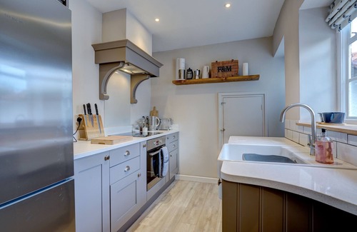 Cley next the Sea House | Three double bedroom fisherman’s cottage-breathtaking views across RSPB marshes.