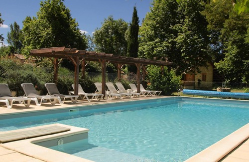 Vigueron Cottage | Three gîtes set in a large estate, around a swimming pool heated to 27°.