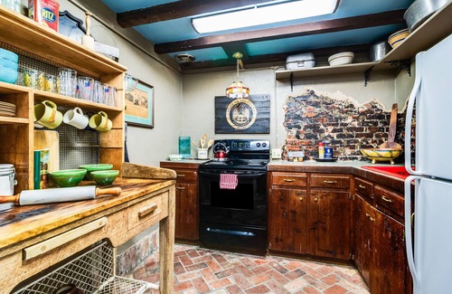 Scott House | THREE Historic Units in Scott, Sleep 12, Near I-10