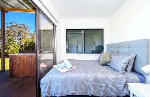 Mount Tamborine House | Three Pines Tiny Home - Your Mountain Escape