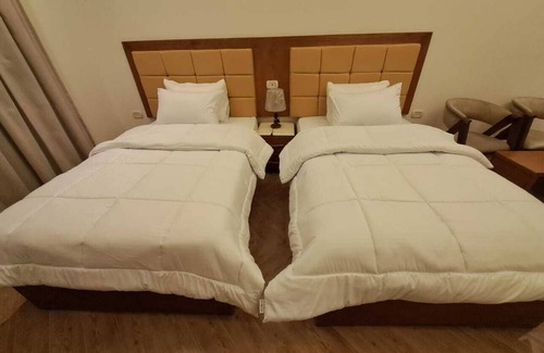 Kafrat al Jabal Hotel | Three Pyramids Boutique Hotel