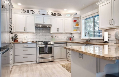 Three Rivers House | Three Rivers, River Meadows, Pool, Hot Tub, Pet-Friendly | Deschutes Riverhaus