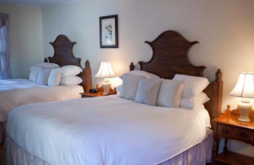 Stony Brook Hotel | Three Village Inn