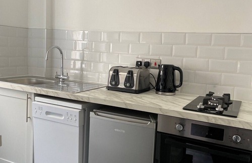 Harwich Cottage | Tidal Walk Cottage by the Sea