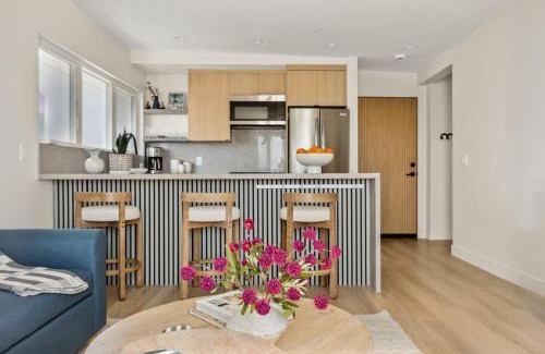 El Porto Apartment | Tide House - Unit D - Modern Oceanview 1BD w Parking