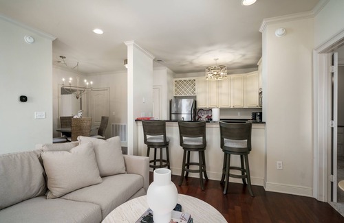 Tuscaloosa Condo | TideSide: Your Premier 2-Bedroom Retreat Near Campus & Stadium