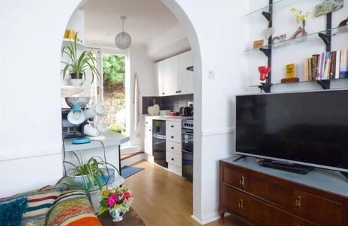 Polzeath Cottage | TIDEWOOD, pet friendly, country holiday cottage in Polzeath