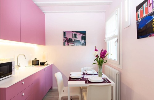 Burano Apartment | Tiffany Home Apartment Amethyst Burano