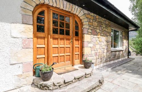 Marybank House | Tigh Na Drochit