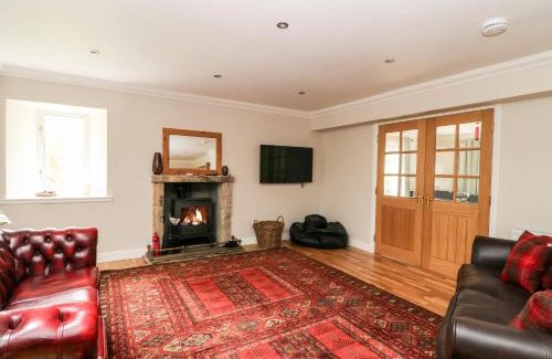 Marybank House | Tigh Na Drochit