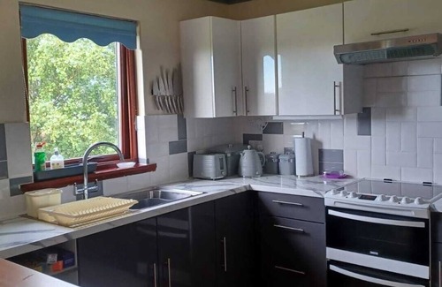 Uisken Cottage | Tigh Shee - wildlife & sunsets on your doorstep!