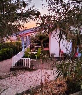 Saint-Jean-de-Muzols Bed & Breakfast | Tikazéla - Domaine Ombre et Lumière